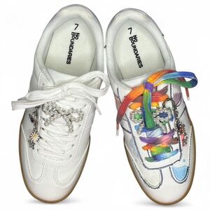 DIY Chic - No Boundaries Women's Sneakers Rhinestone pearl-adorned bow charms 7